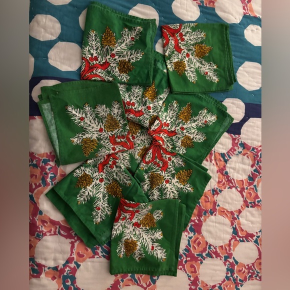Vintage Christmas Holiday Napkin Set - Picture 2 of 2